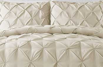 Pinch Pleat Bedding Set and Matching Shams for a Sophisticated, Yet Cozy Look on a Daybed
